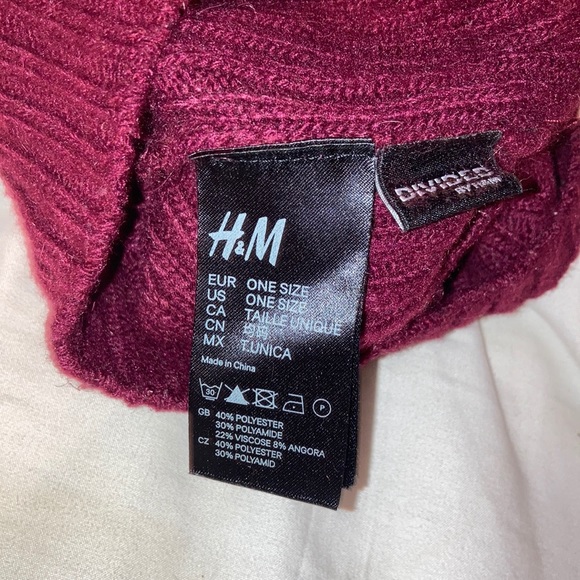 Maroon beanie - Picture 3 of 3